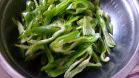 家常菜青椒肉丝做法图解3)