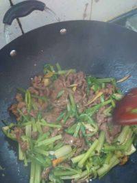 家常菜青椒炒牛肉
