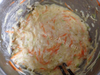 自制米饭鸡蛋饼做法图解7)