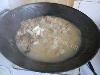 自制排骨炖豆角做法图解7)