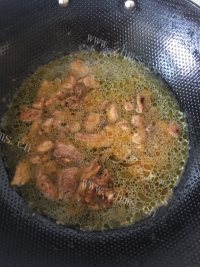 家庭版黑胡椒炒肉做法图解7)