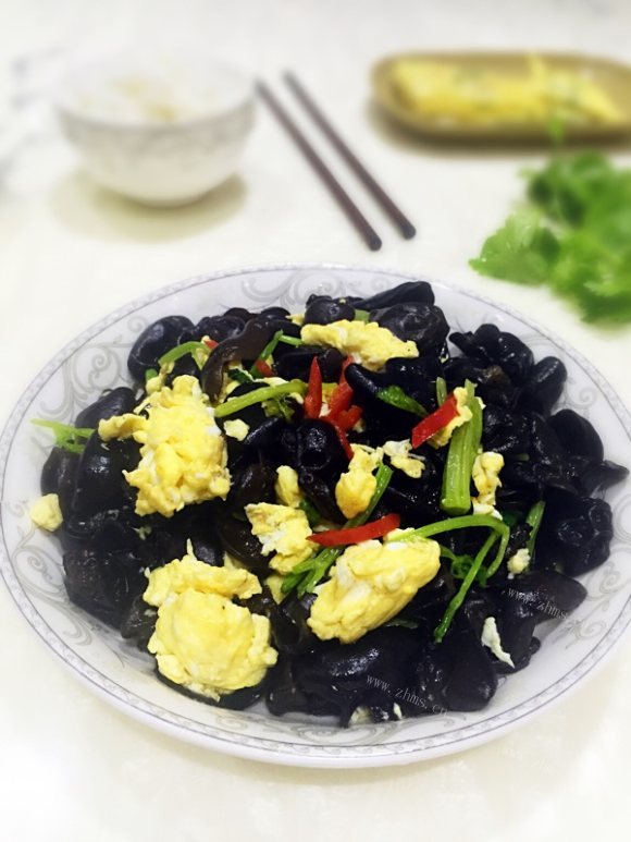 美味佳肴般的木耳炒鸡蛋
