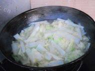 家常菜大白菜炖豆腐做法图解7)