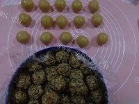 自制五仁月饼做法图解12)