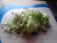 美味的白菜粉丝豆腐汤做法图解3)