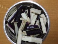 家常菜烧茄子做法图解1)