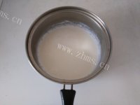 自制脱脂牛奶做法图解4)