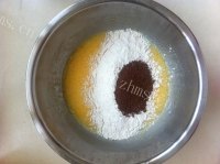 美味奶油可可粉蛋糕做法图解6)