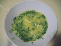 迷人的菠菜鸡蛋饼做法图解6)