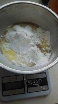 自己做的奶油草莓蛋糕卷做法图解5)
