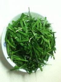 家常韭菜炒鸡蛋做法图解2)
