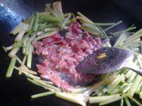 家常菜肉丝芹菜做法图解4)