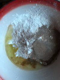 家常澄粉咖啡饼干做法图解2)