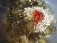 「首发」金针酸菜肥牛煲做法图解7)