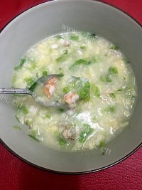 美味的海鲜疙瘩汤做法图解8)