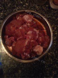 咸甜适中的排骨炖萝卜做法图解1)