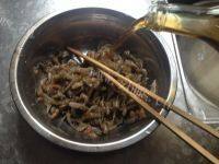 口感极佳的炸河虾做法图解2)