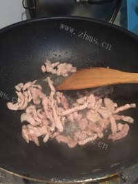 美味的茭白肉丝做法图解5)
