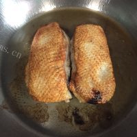 美味的红提香烤鸭胸做法图解4)