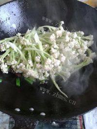 家有大厨之干煸花菜做法图解5)