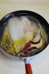 独特的泰国鱼露鸡做法图解3)