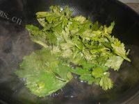 清淡的拌芹菜叶做法图解3)
