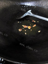 唇齿留香的芹菜炒肉做法图解4)
