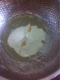 口感饱满的玫瑰花饼做法图解8)
