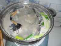 常吃不腻的鱼头豆腐汤做法图解6)