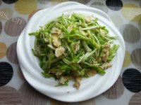 香气浓郁的鸡蛋炒蒜苗做法图解11)