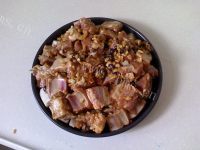 美味的芋头蒸排骨做法图解7)