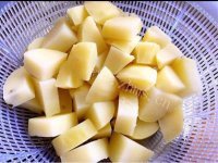 五味俱全的孜然土豆做法图解2)