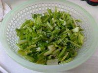 辣炒香干芹菜做法图解2)