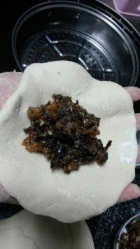 梅干菜肉包做法图解8)