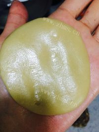 香气浓郁的传统五仁月饼做法图解10)
