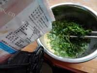 自制韭菜鸡蛋灌饼做法图解7)