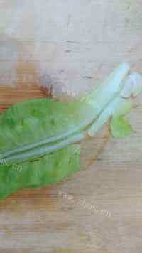 家常菜蒜茸油麦菜做法图解3)