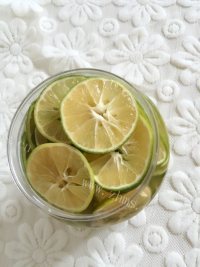 喷香的柠檬蜂蜜茶做法图解5)