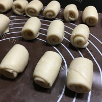 美味的奶香椰蓉老婆饼做法图解11)
