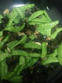 家常菜蒜香荷兰豆做法图解4)