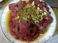 解馋美食孜然牙签羊肉做法图解1)