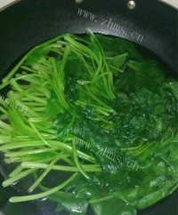 美味的酸辣菠菜面做法图解2)