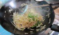 香鲜至极的辣炒豆芽