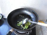 家常菜香肠炒芹菜做法图解4)
