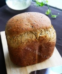 好吃的养生黑芝麻面包做法图解9)