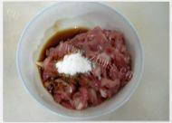 雪菜肉丝面做法图解2)