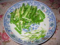 色味俱全的炒绿豆芽做法图解2)