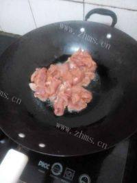 口感不错的肉片炒苦瓜做法图解3)