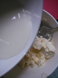 自制轻乳酪蛋糕做法图解1)