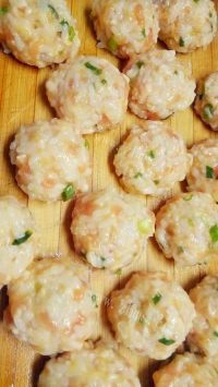 美味的糯米肉圆子做法图解2)